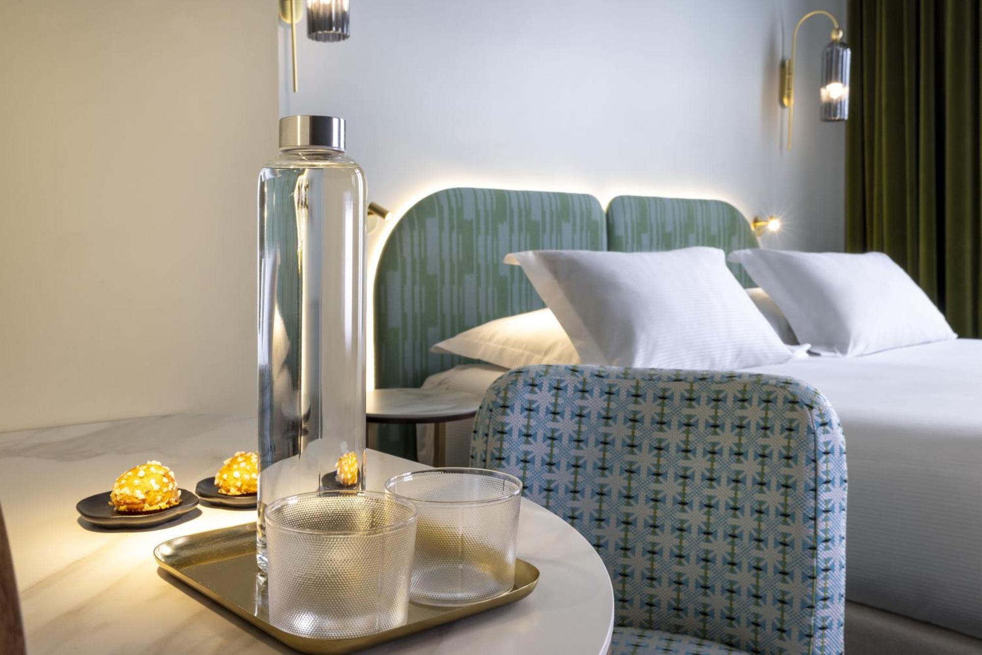 Deluxe Double or Twin Room with City View
